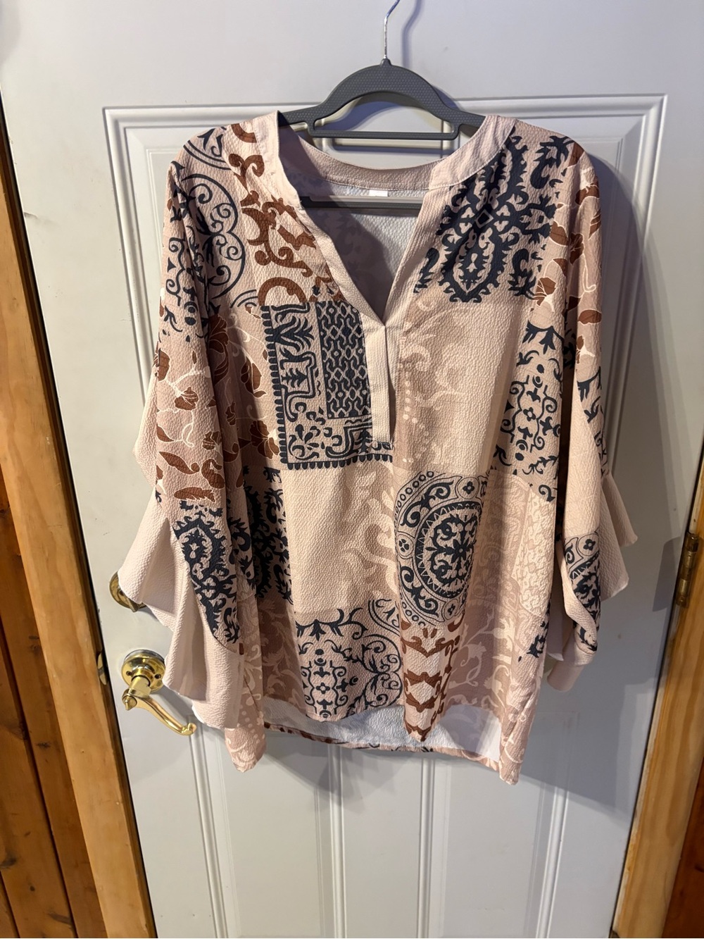 SHEIN Blush,Tan,Cream Patchwork Print V-Neck Top Cool Sleeves Size 4XL